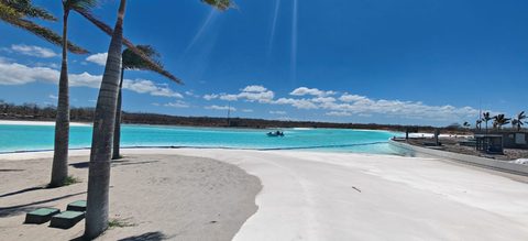 Nya lagoon beach and palms